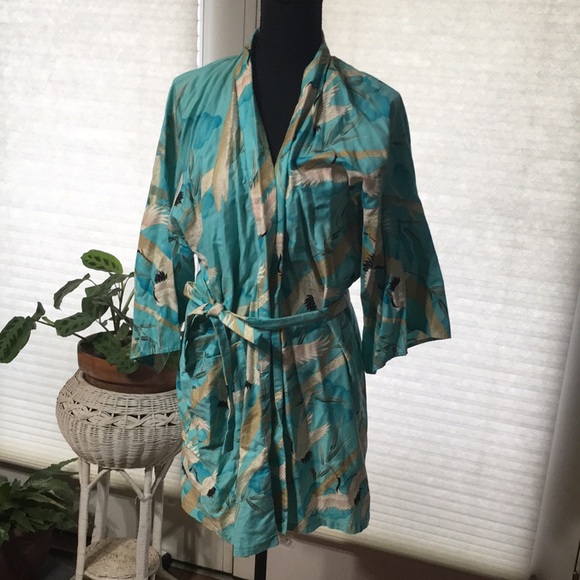 Juguemm Other - Vintage kimono ladies robe from Japan
